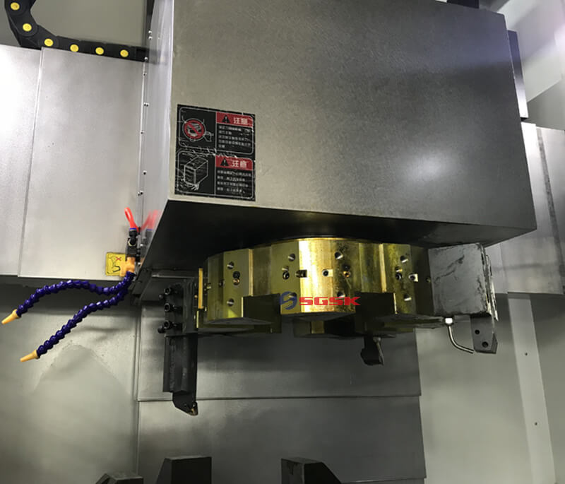 مخرطة الآلات CNC التلقائي